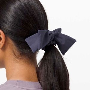 Lululemon Uplifting Scrunchie *Ribbon
